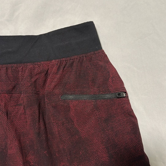 Lululemon T.H.E. 9” Short - Picture 4 of 5